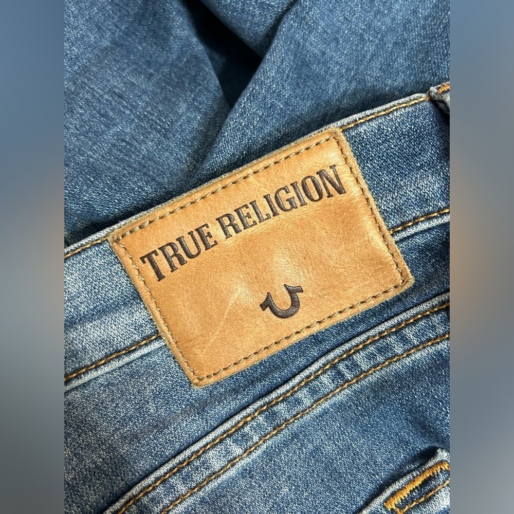 True Religion Becca Mid Rise Bootcut Crop Raw Hem Jeans - Picture 5 of 9